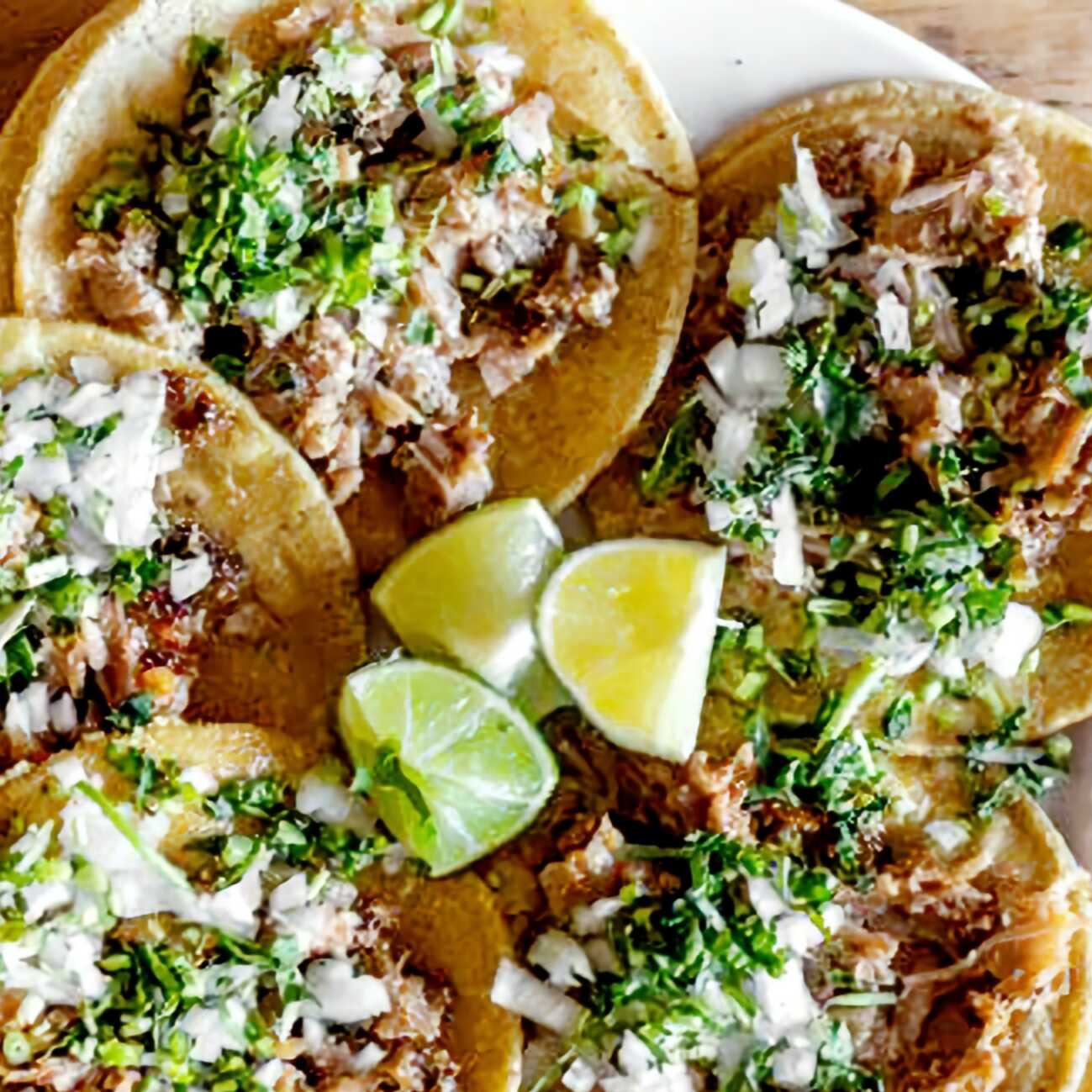 5 TACOS DE BISTECK + BEBIDA