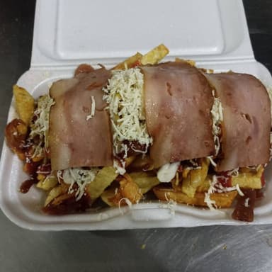 Salchipapa Especial Personal