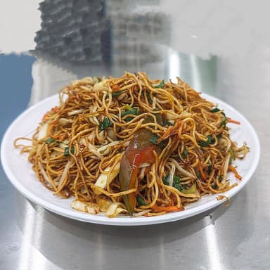 C12-Chop Suey en Salsa con Res y Camaron Entero