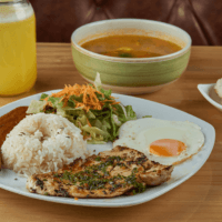 Menú con Filete de Pollo a la Plancha