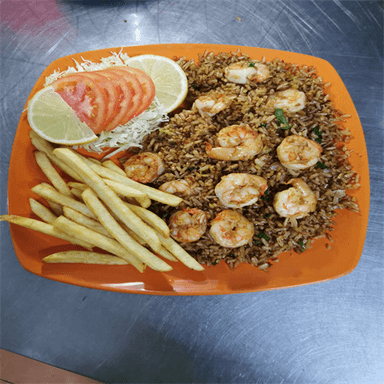 Arroz con Camarones, Ensalada, Papas y Refresco