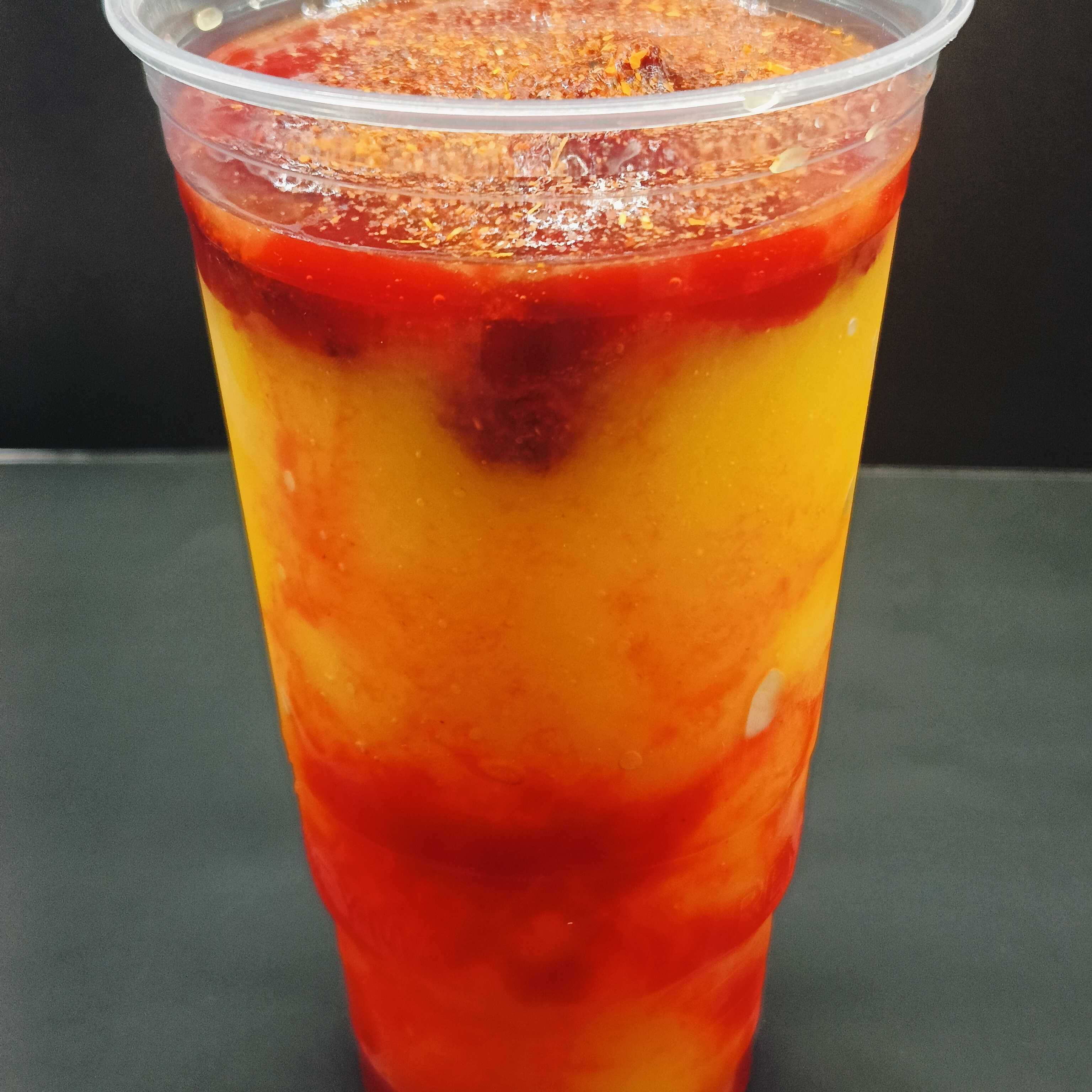 Mangonada diablito con gomitas ahogadas 16oz