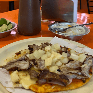 Pizza Hawaiana con Carne