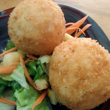 Onigiri Empanizado de Tampico de Surimi