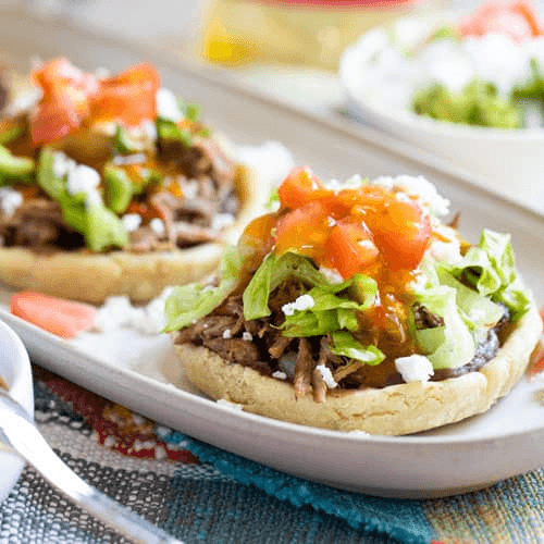 Sopes de Bistec