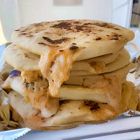 Original Pupusa Mixta (Chicharrón, Frijol y Queso)
