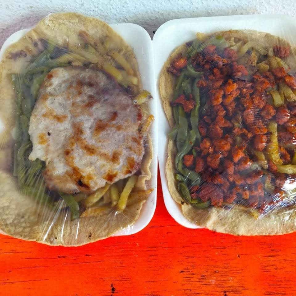 Tacos{1}bisteck{1}longaniza{1}refresco Diponible