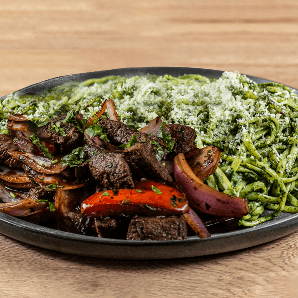 Tallarín verde con Lomo saltado