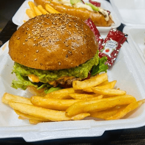 HAMBURGUESA CON GUACAMOLE