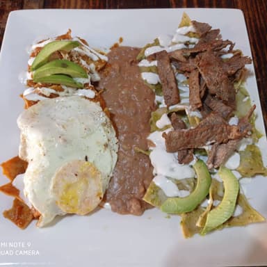 Chilaquiles Divorciados