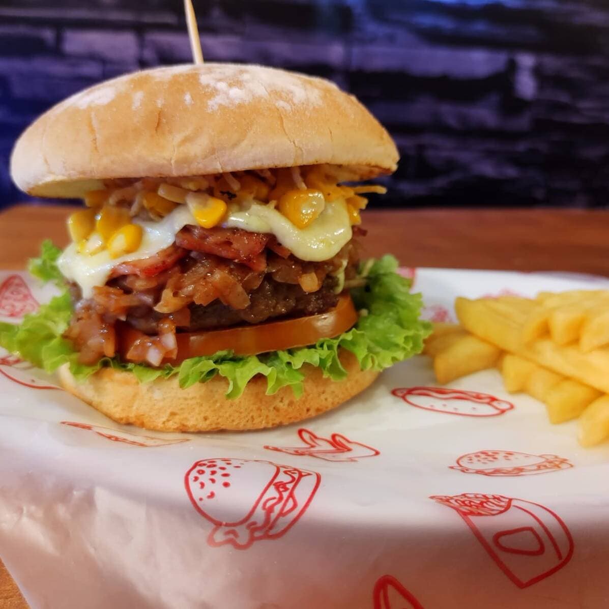Combo Hamburguesa Premium, Papas y Gaseosa