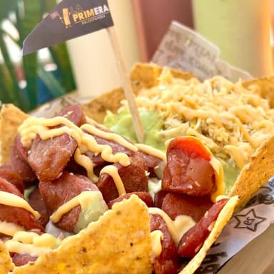 Salchi Nachos 2 Personaas