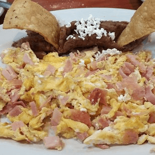 Huevos con Jamón