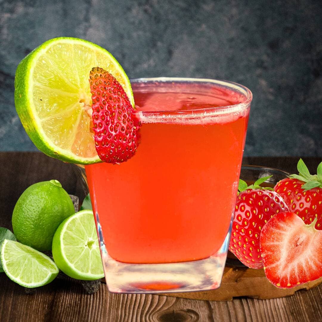 Bebida de limón con fresa