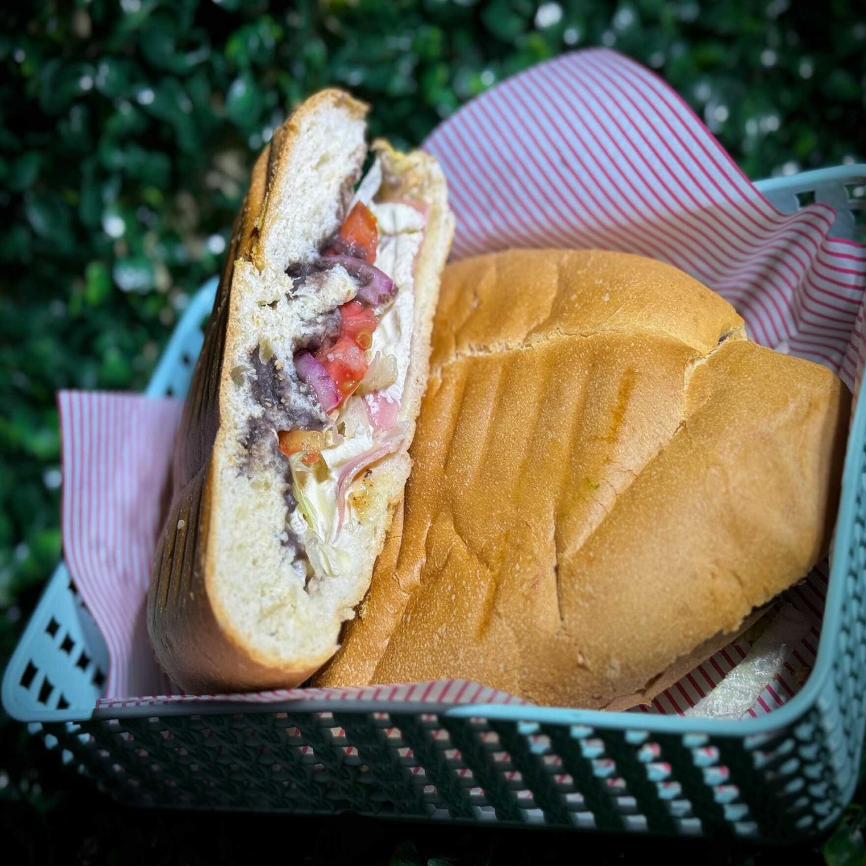 Torta de Jamon con Queso