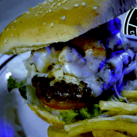 Hamburguesa Queen con papas