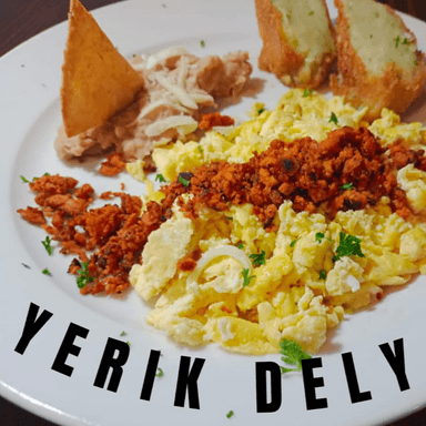 Huevos con Chorizo