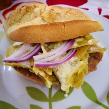 Torta de Chilaquiles