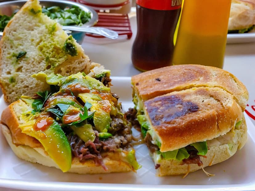 Tacos y Tortas El Brother Chuy (Raúl Salinas)