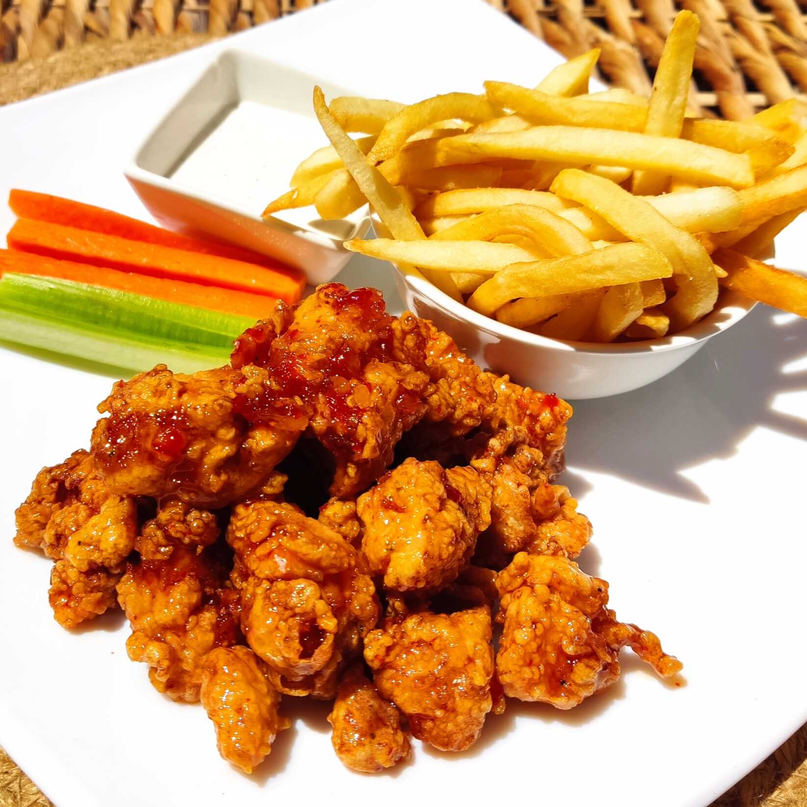 Boneless, Papas Fritas, Bebida (1 Persona)