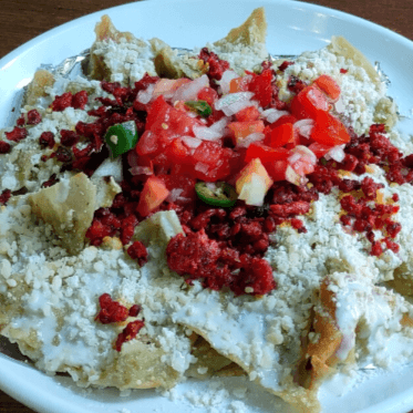 Chilaquiles con chorizo