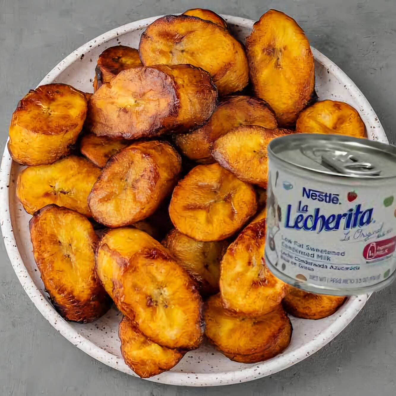 2 Platanos Fritos con Lecherita