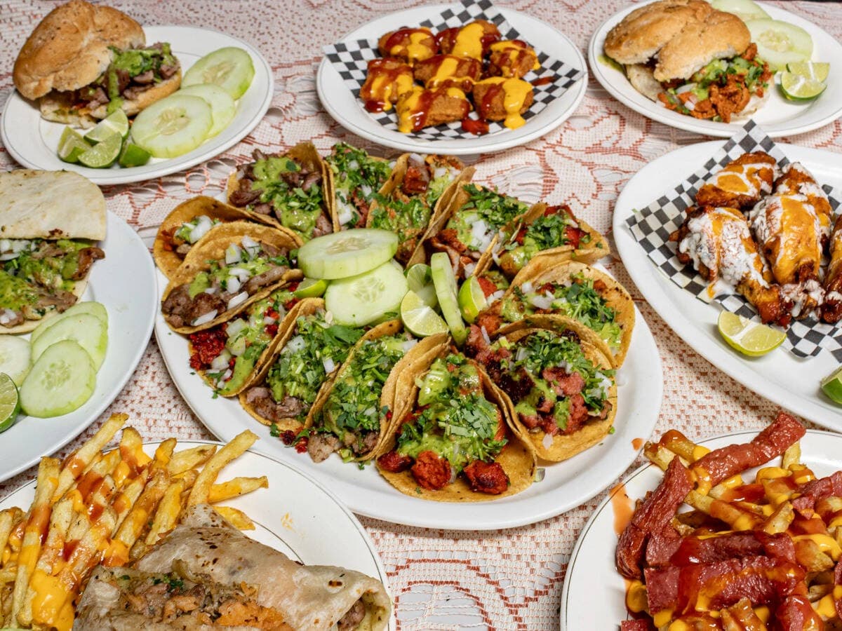 MONARK'S tacos,snaks cemitas postres y mas