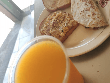 Sándwich de Huevo con Jamón