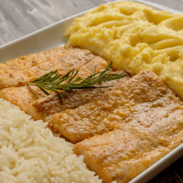Puré De Papa Con Filete De Pescado