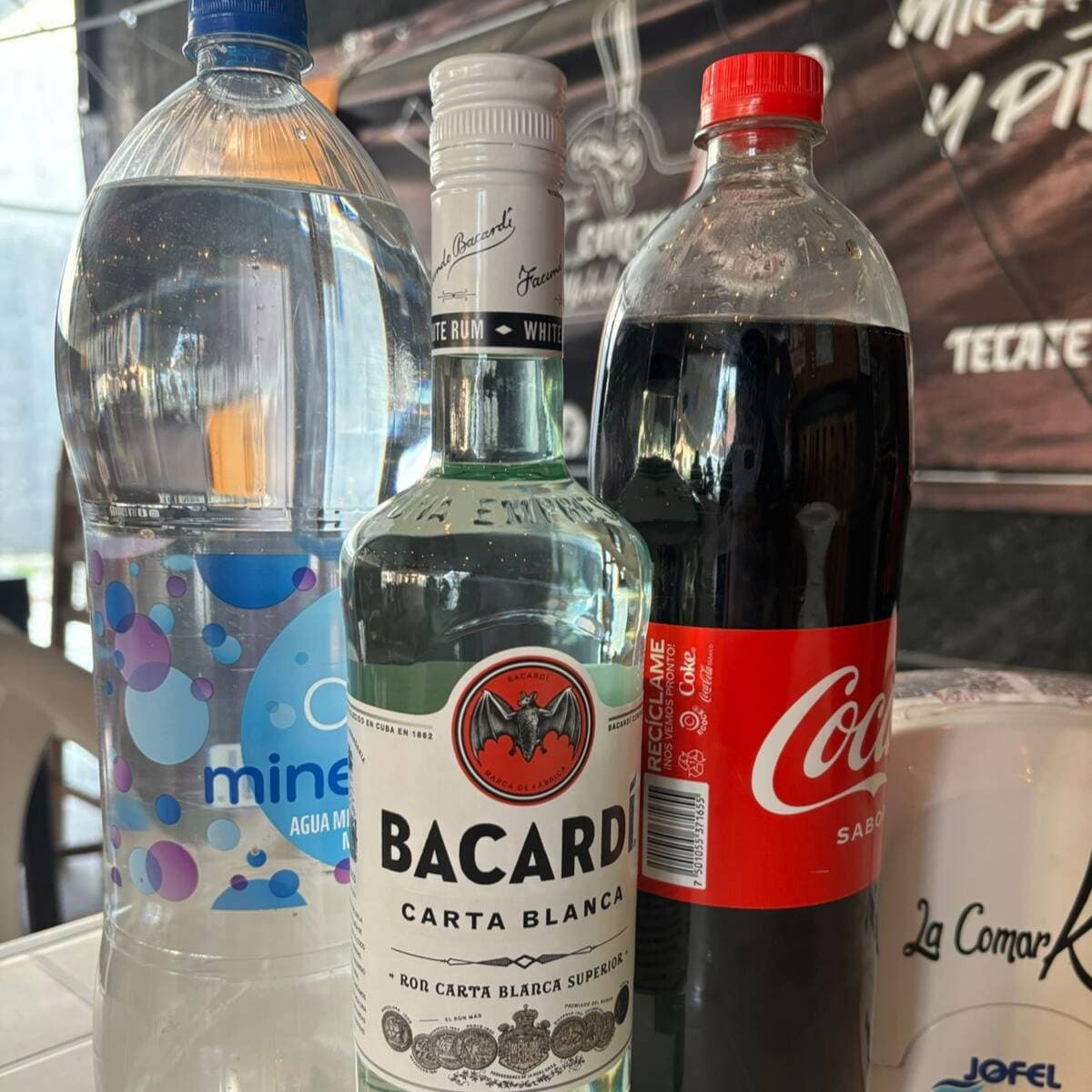 Botella Bacardi + Mezcladores