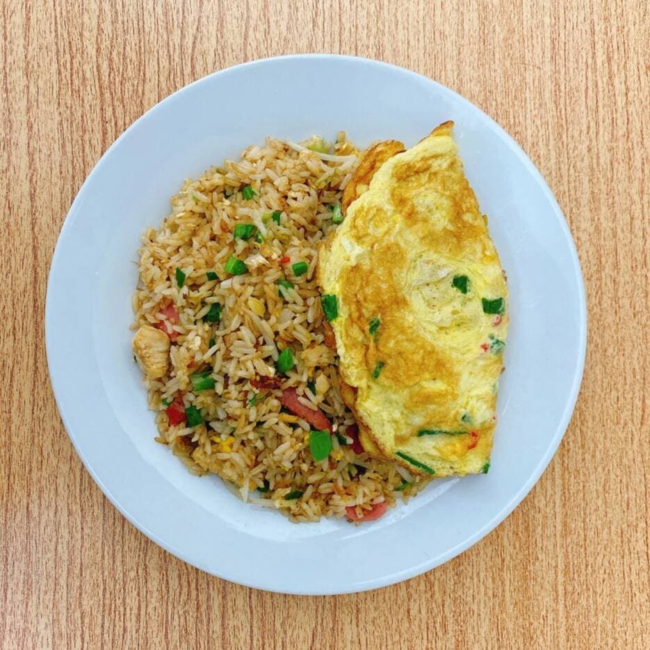 Arroz Chaufa con Tortillón