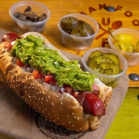 Hotdog del Costco  con guacamole