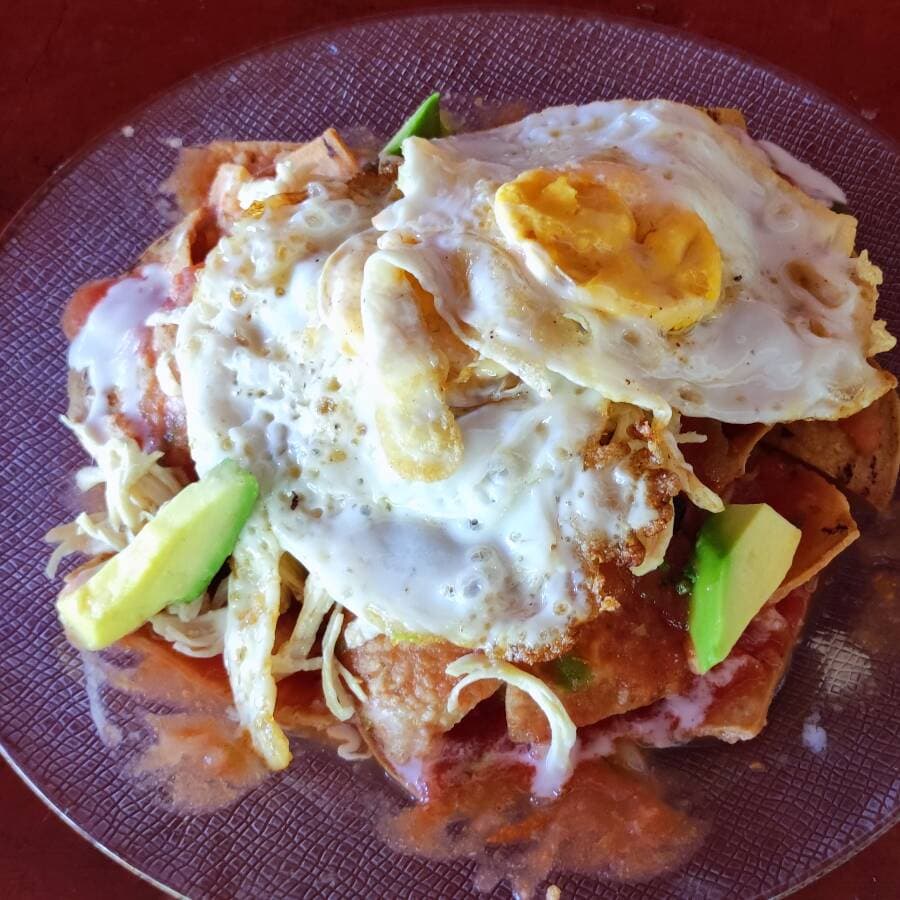 Chilaquiles Rojos con Huevo
