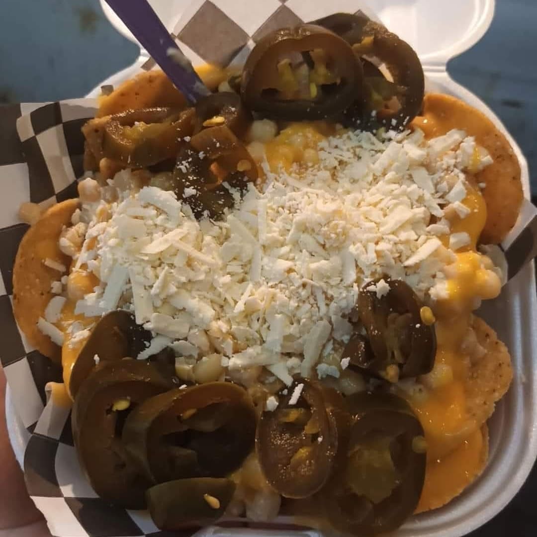 NACHOS CON ESQUITE