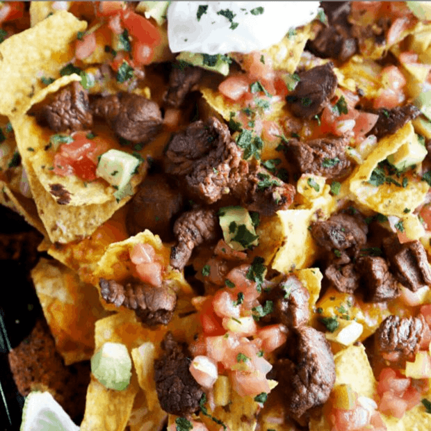Nachos con Carne asada