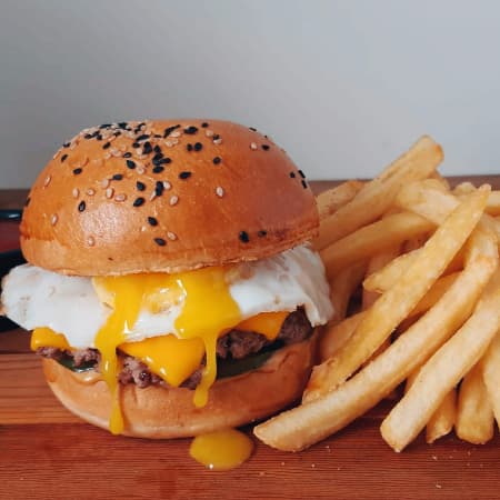Burger Egg Burger Single+Papas+Chicha