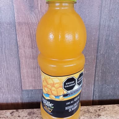 Jugo pulpy de durazno