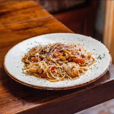 Spaghetti a la Puttanesca con Pollo