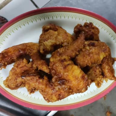 8 Alitas de Pollo Frito鸡亦