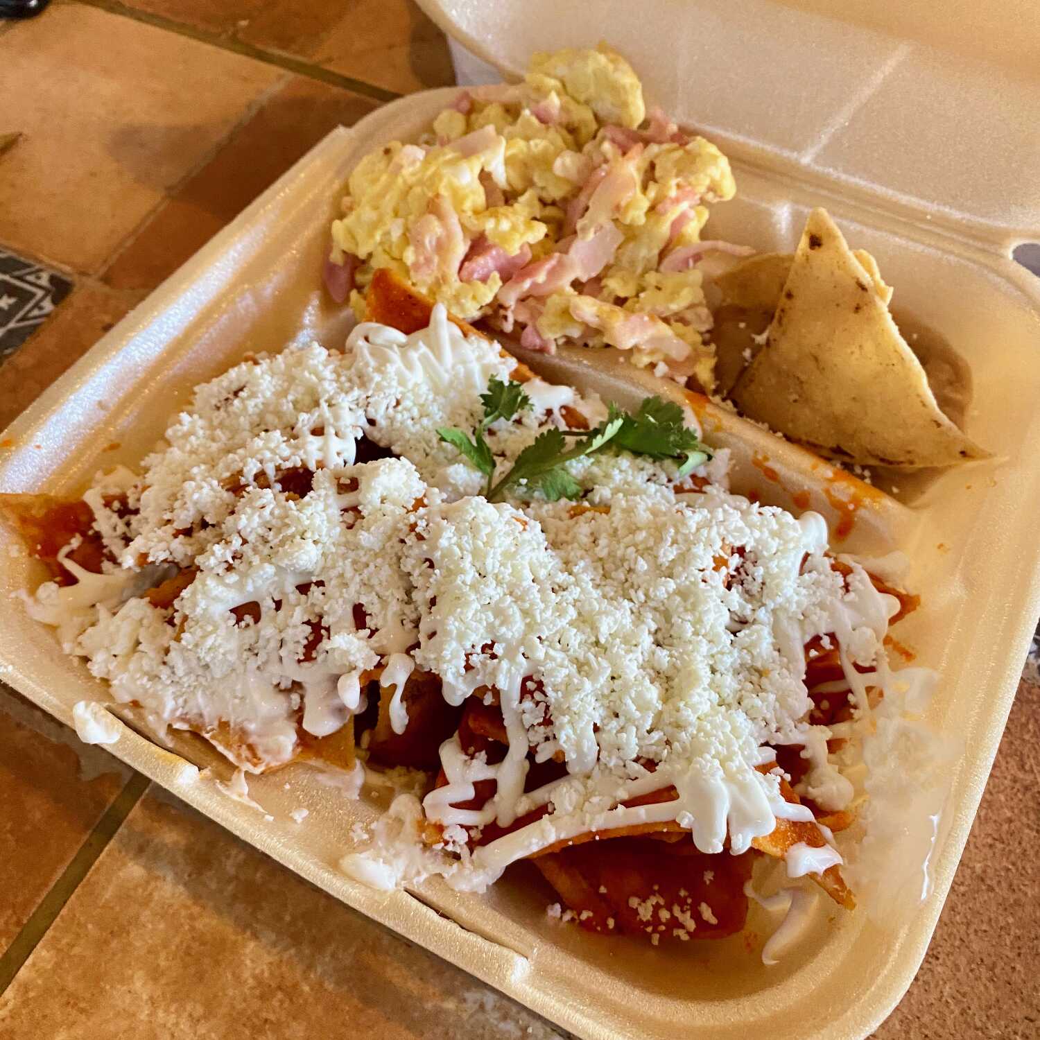 Chilaquiles con Huevos Rancheros
