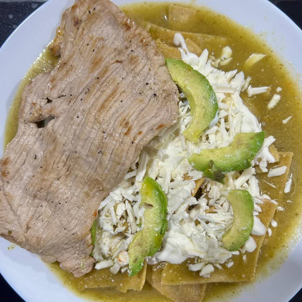 Chilaquiles Verdes con Bistec