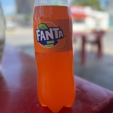 REFRESCO SABOR FANTA DE 1.35ML