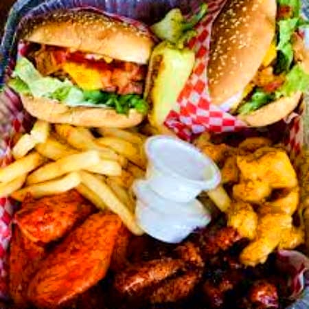 PAQUETE PAREJA- HAMBURGUESAS + ALITAS +PAPAS