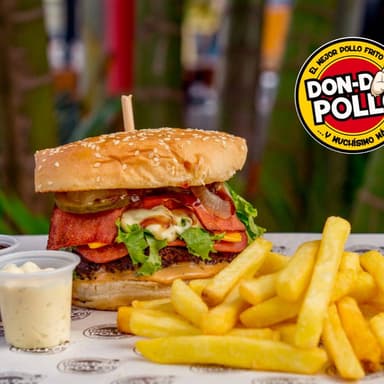 Hamburguesa de la Casa con Papas