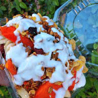 Cóctel de Frutas con Yogurt de Fresa