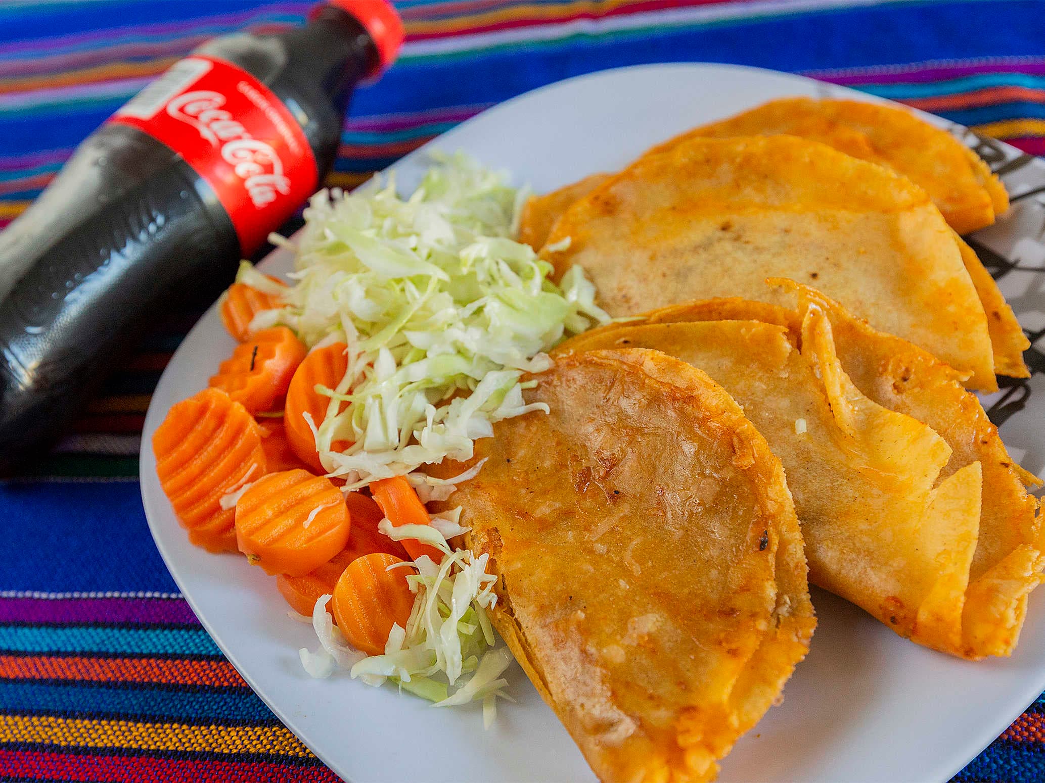 familiar 20 tacos surtido+refresco de manzana 2lts