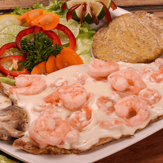 Trucha en salsa de camarones 450gr.