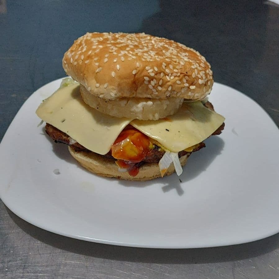 Hamburguesa Doble Queso Y Piña
