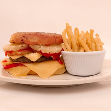 Hamburguesa Hawaiana ( promo con porcion de papas)