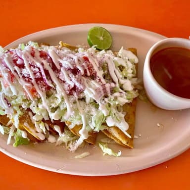 Tacos Dorados de Carne con Papa 5 Piezas *